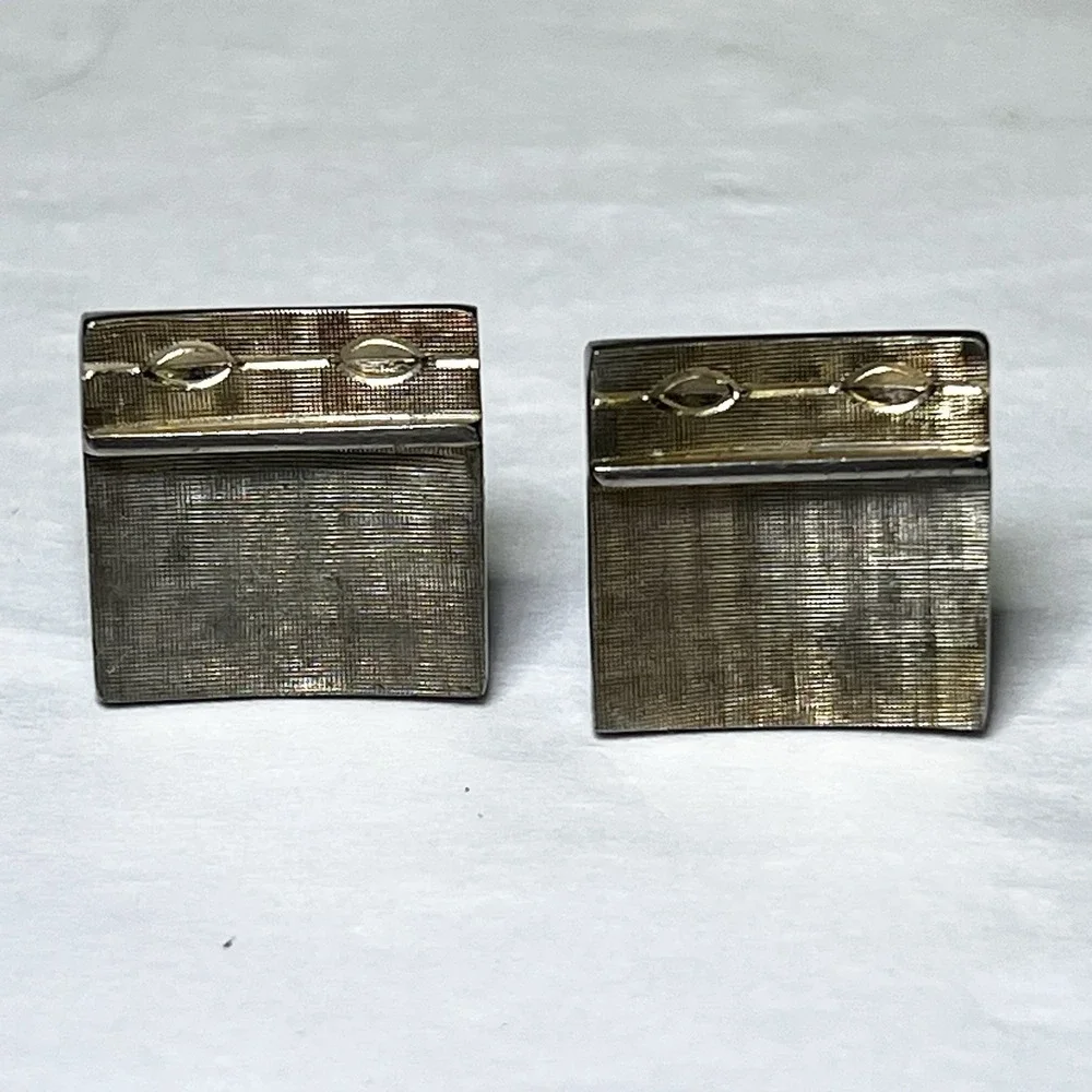 Vtg Swank Gold Tone Square Textured Cufflinks 1